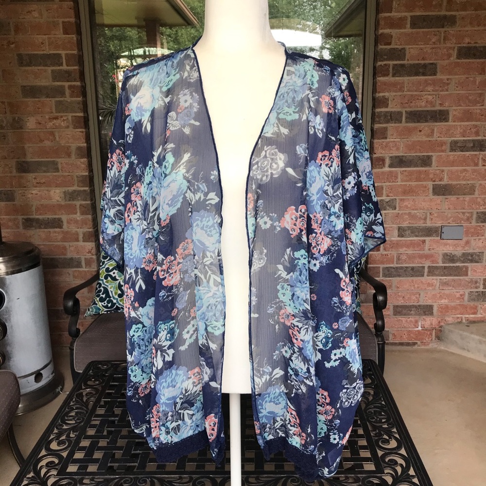 Mason + Mackenzie Floral Kimono Flyaway Swim Cover XS